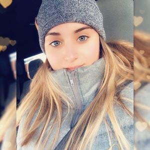 Meet your Posher, Carissa